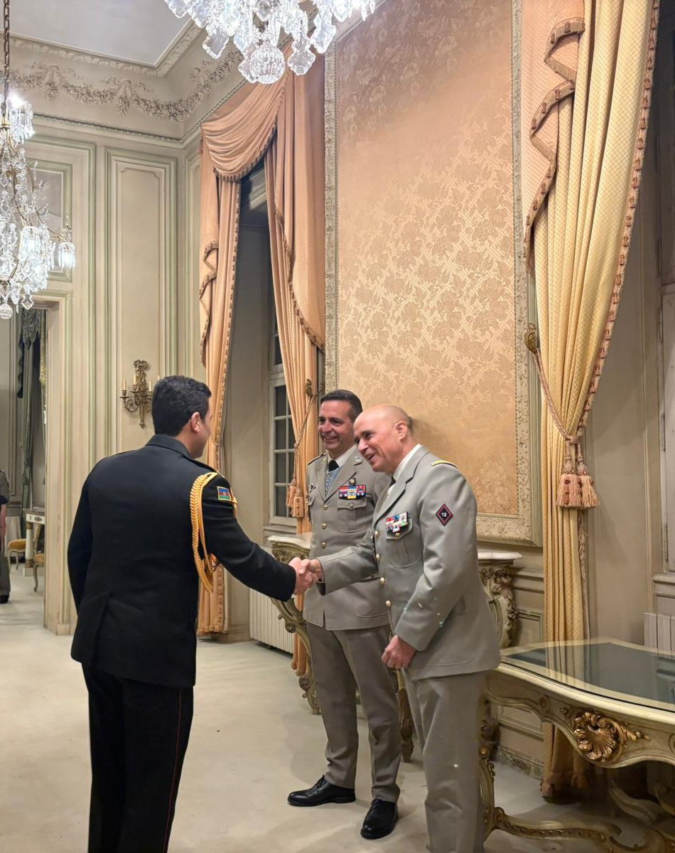 Officier général relations internationales Terre tweet media