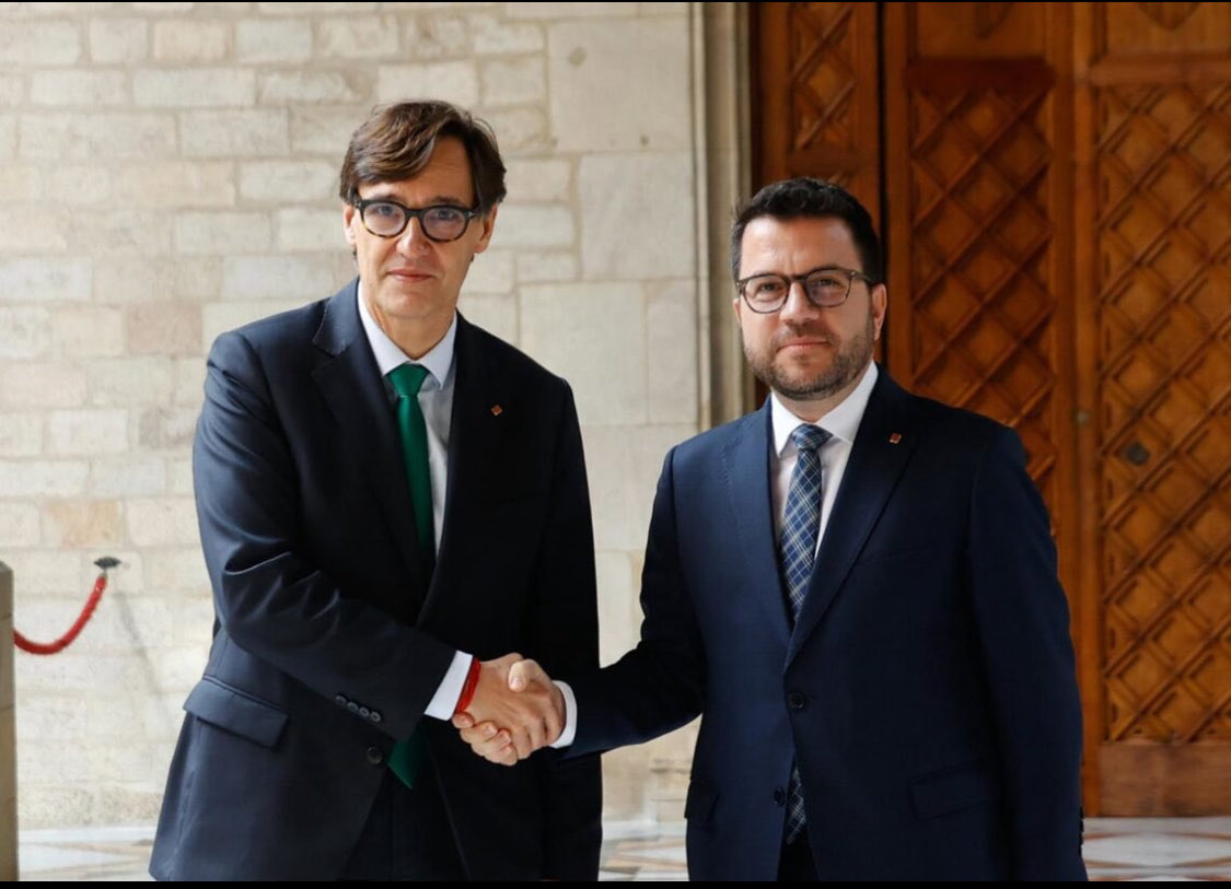 Ja ens as  venut un altre vegada 
ELECCIONS I AL CARRER