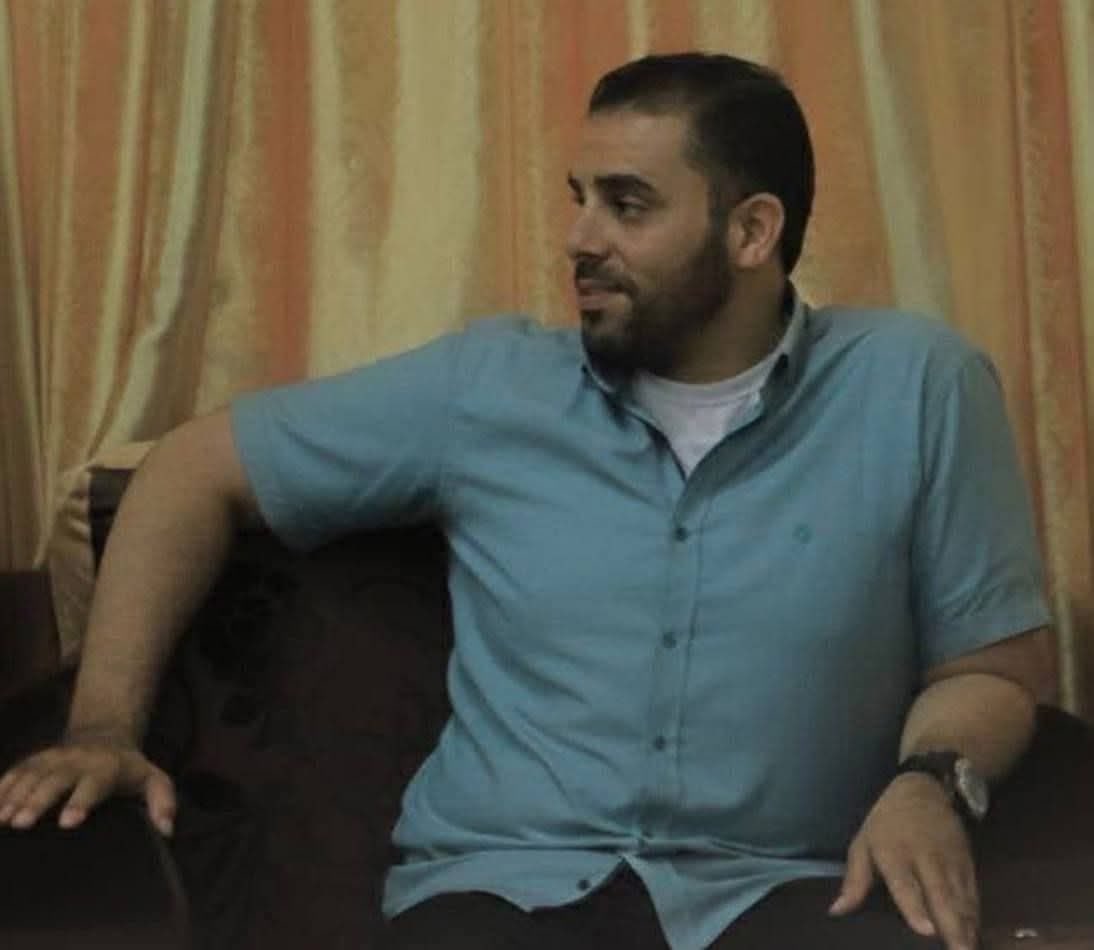 ThabitAhmd's tweet image. أ.عبيدة يبكي ويقطع التسجيل ويعيده مرات ومرات

لأجل أمة لا تستحق والله دمعة من دموعه الغالية💔