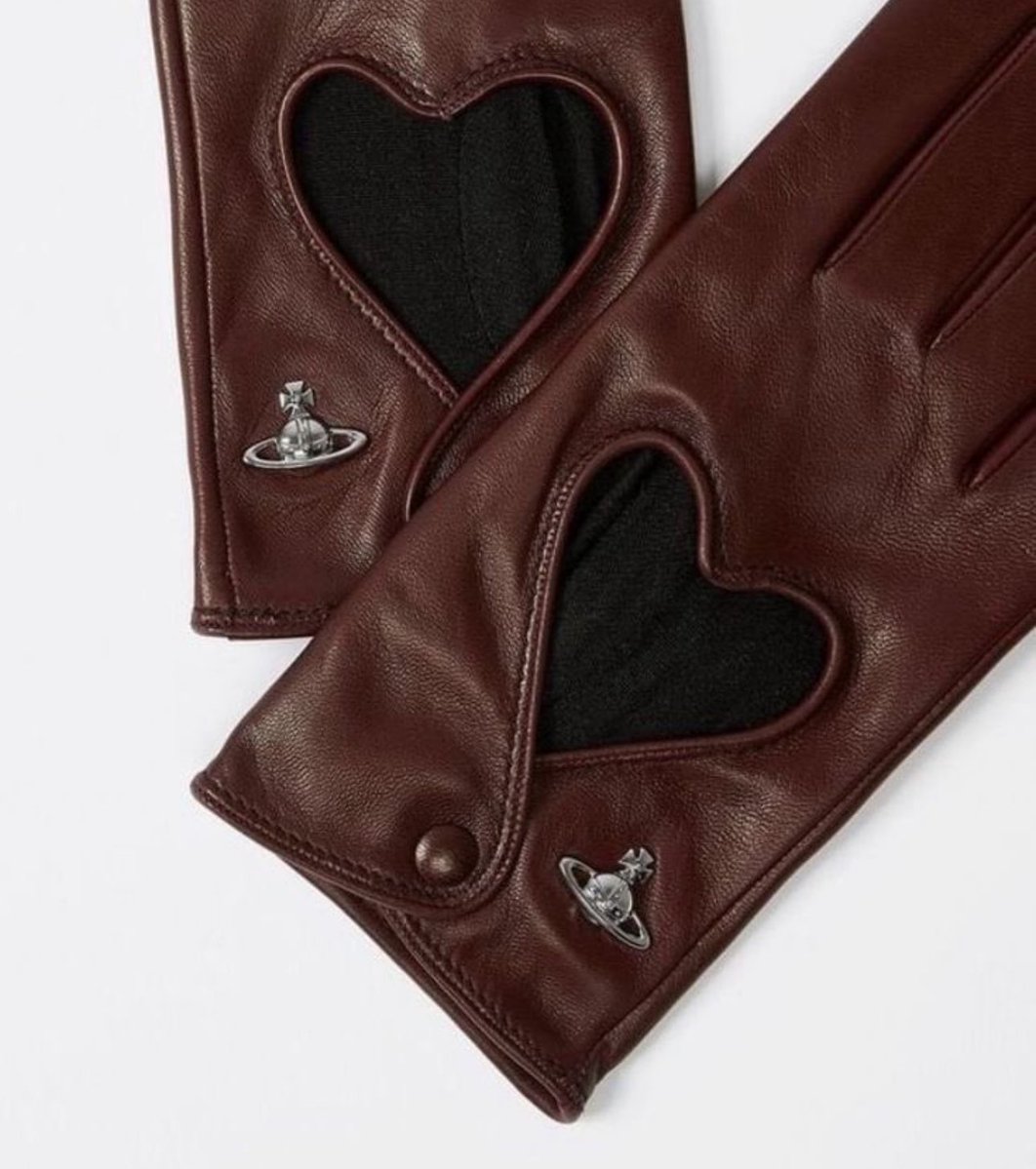 Hellokraze's tweet image. vivienne westwood heart leather gloves