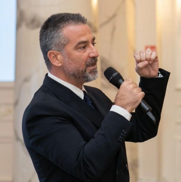 buradayasandi's tweet image. "TR'de 1.000 TL olan saat Temu'da 277 TL" diyen Serkan Koç'un talebi yerine getirildi. Yurt dışı alışveriş devri kapandı.

BURADA YAŞANDI.