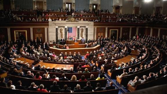 Megatron_ron's tweet image. BREAKING:

🇺🇸🇻🇪The Senate bans Trump from using military force against Venezuela. 

The US Senate, by a vote of 52 to 47, passed a measure preventing US President Donald Trump from taking military action in Venezuela on his own.