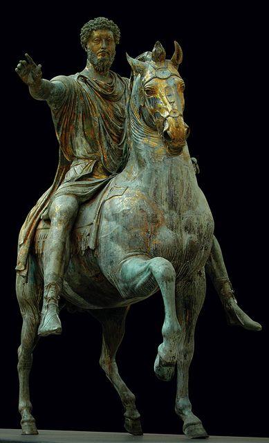 "Esfuérzate cada hora y con seriedad, como un Romano y un Hombre, para hacer lo que cae en tus manos con perfecta dignidad, con amabilidad, libertad y justicia".
Marco Aurelio; Meditaciones.
Digno del cargo que ostentó.