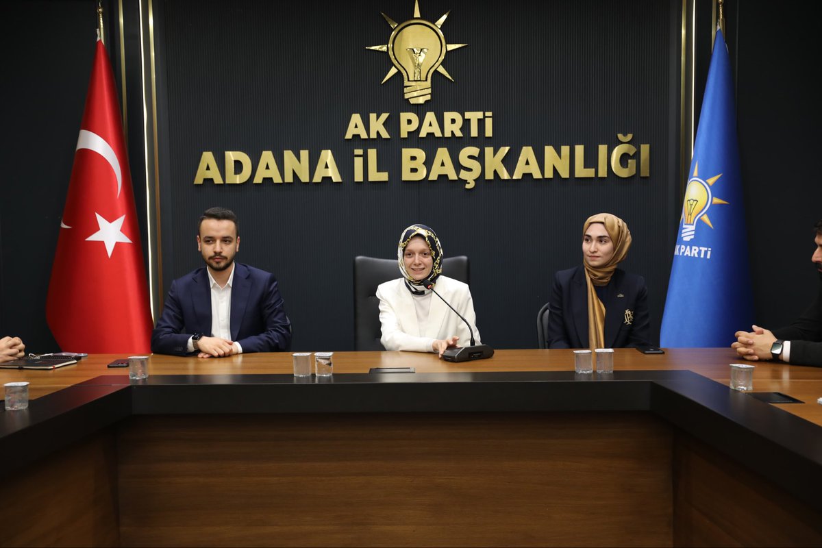 AK Parti Gençlik Kolları Genel Başkan Yardımcımız, Ankara Milletvekilimiz Sn. Zehra Nur Aydemir ve Gençlik Kolları MKYK Üyemiz Sn. Nur Karahan Başkanımızın katılımlarıyla haftalık olağan il yönetimi toplantımızı gerçekleştirdik.

Gençliğin sesiyle, yarının Türkiye’si için