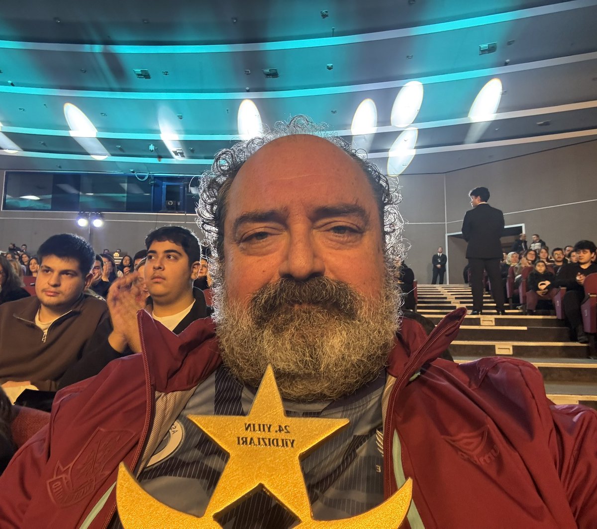 Yıldız Teknik Üniversitesi İşletme Kulübü ‘2025 Yılının En Beğenilen İş İnsanı’.
Güzel başladık. 🥰