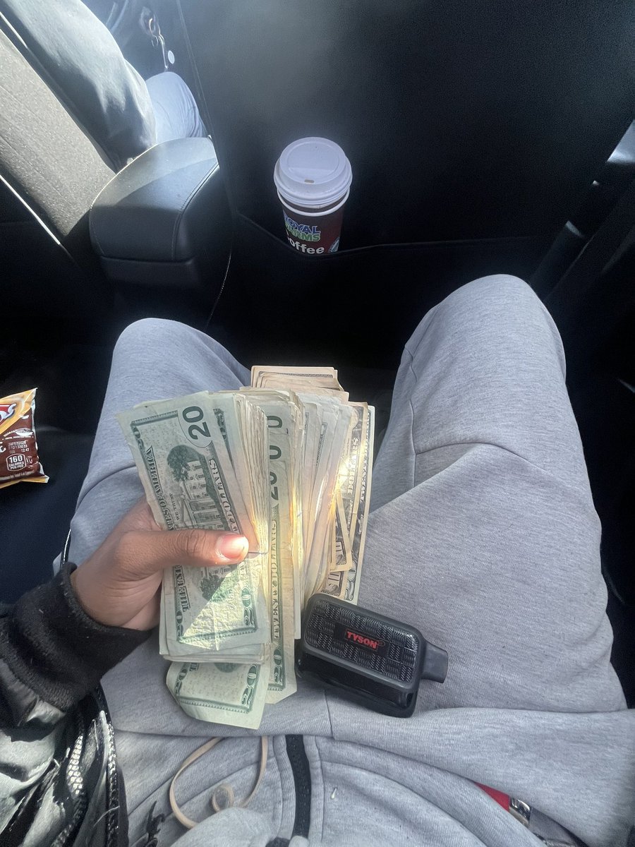 rellhunxho's tweet photo. Ain’t shit changed but the year ⛹️‍♂️ freedamen ⛓️‍💥longlivedmen🕊️ https://t.co/B9XrYI25i2