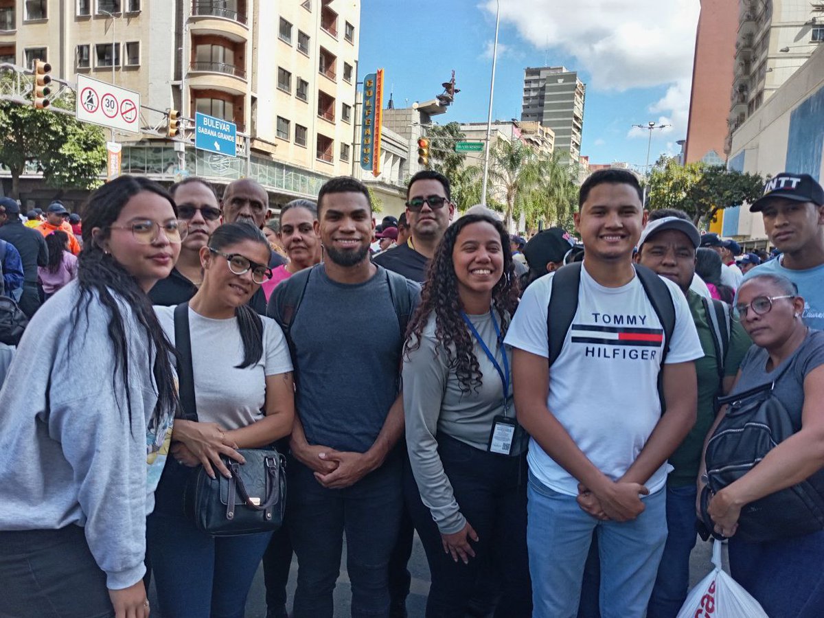 InttContigo's tweet photo. Hoy el INTT se moviliza por la liberación del presidente Nicolás Maduro Moros y la primera combatiente Cilia Flores; así como por la defensa de la Patria y la soberanía nacional. Venezuela es tierra de paz. https://t.co/LZhZ2bcHO0