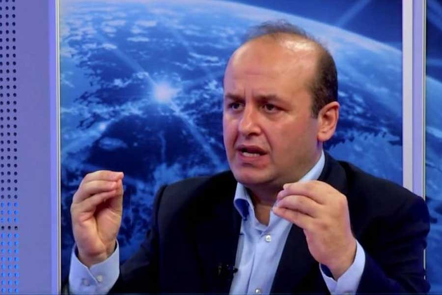 Asgari zeka seviyesine sahip herhangi birinin <a href="/HakanFidan/">Hakan Fidan</a>'a soracağı-sorması gereken soruyu sorduğu için Ömer Turan tutuklanmış. 

Yandaş bile olsanız fark etmiyor. 15 Temmuz kumpasını sorgulayan herkes hapse atılıyor.

Ne kadar enteresan değil mi ?