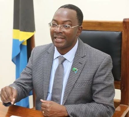 Rais wa Jamhuri ya Muungano wa Tanzania, Dkt. Samia Suluhu Hassan ametengua uteuzi wa Mh. George Simbachawene (Mb) kama Waziri wa Mambo ya Ndani ya Nchi na nafasi yake inachukuliwa na Mh. Patrobas Katambi (Mb).