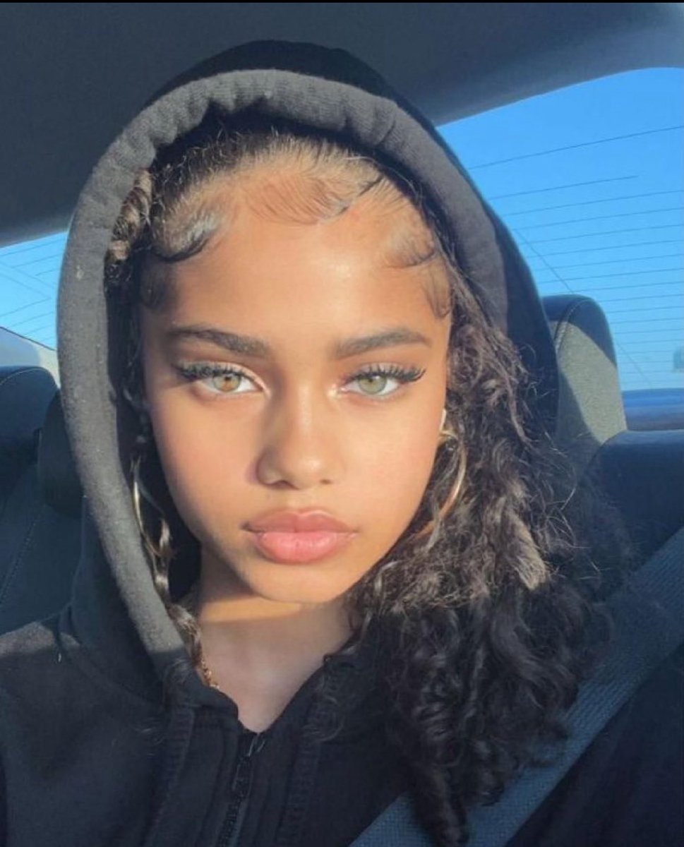 BaddGirlssOnly's tweet image. Caught staring