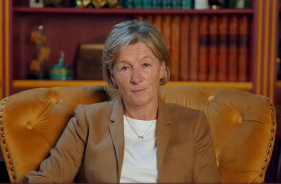 “Now that you’ve told me you are a retired police officer  Maz I can totally see it”. Easy there Miss Marple #traitors  #TraitorsUK