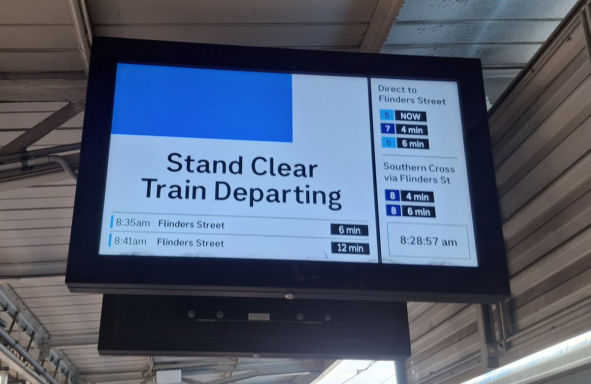 craig_halsall's tweet image. Tracking ontime but now 1 hour into my #SandringhamLine misadventure 

Orderly chaos changing to City Loop train at #Richmond

Platform screens not providing any clues to head to platform 8, but again clear announcements made by station staff 📣🏆
#MetroTrains