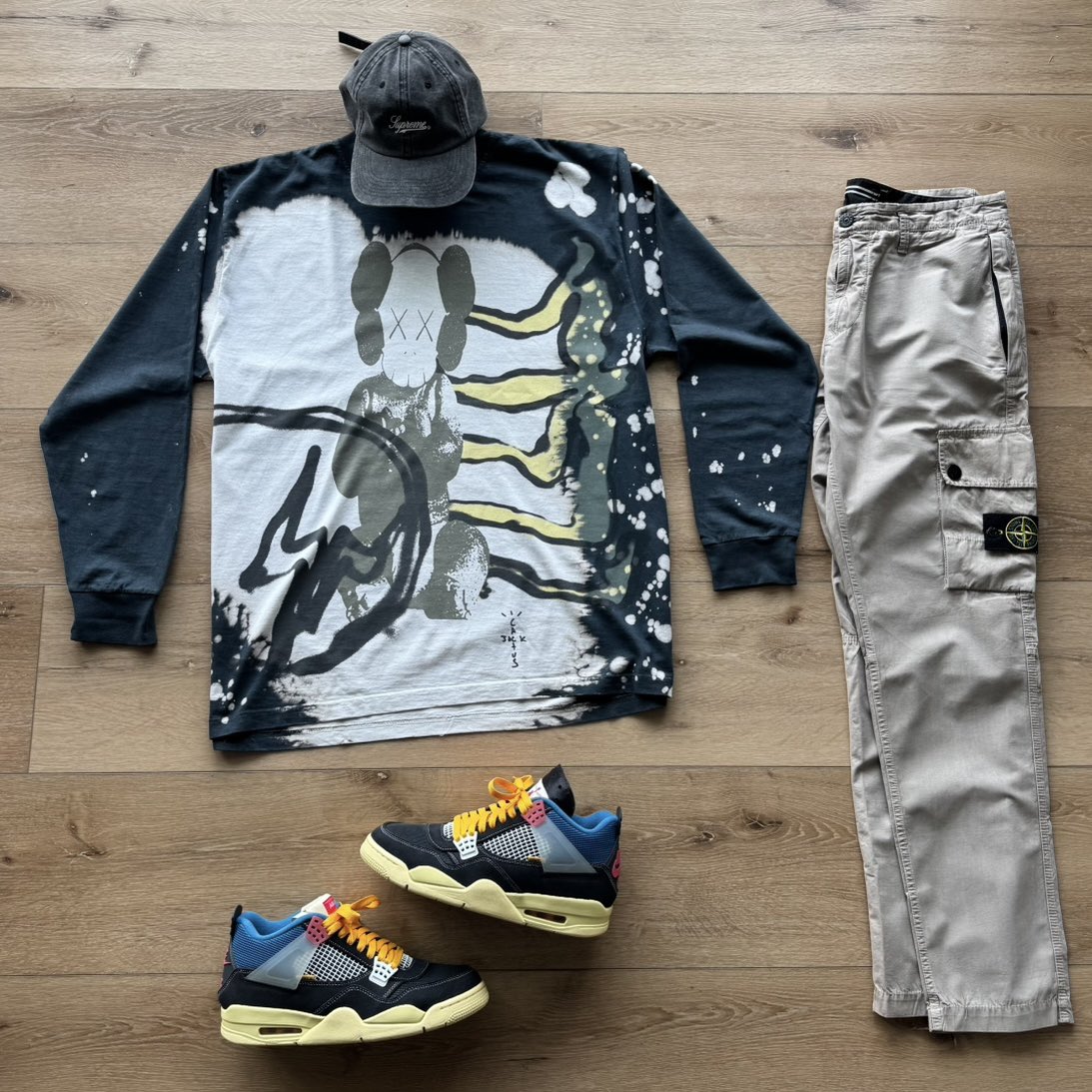iAmTMCII's tweet photo. What y’all rock today 
@outfitgrid #outfitgrid
🧢#SupremeHat
👕#KawsTshirt
👖#StoneIslandCargo
👟#Jordan4Union https://t.co/IuHsFppK59