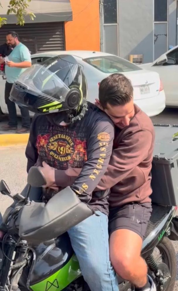 Así de aferrada estoy a ti, my love 🥰