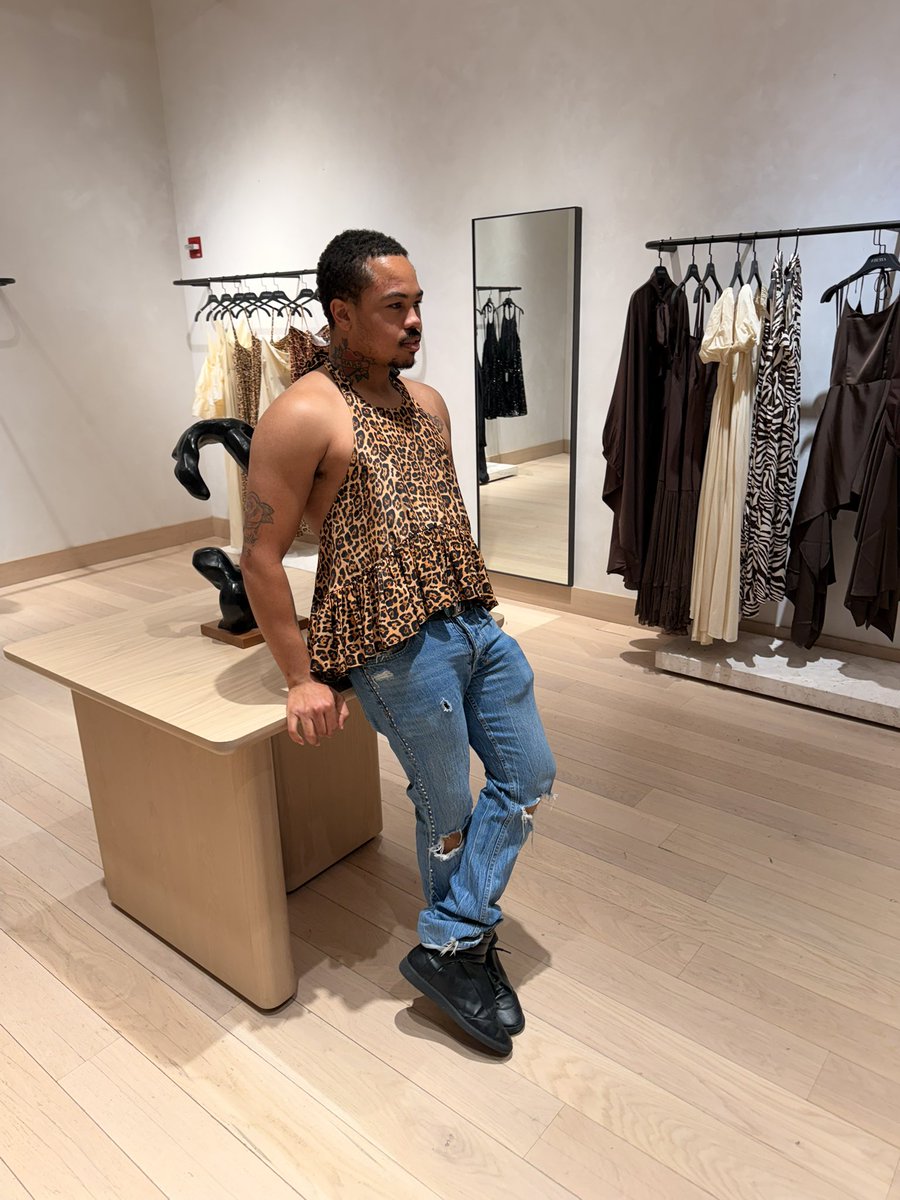 adamnwhodeywant's tweet image. Am I tea