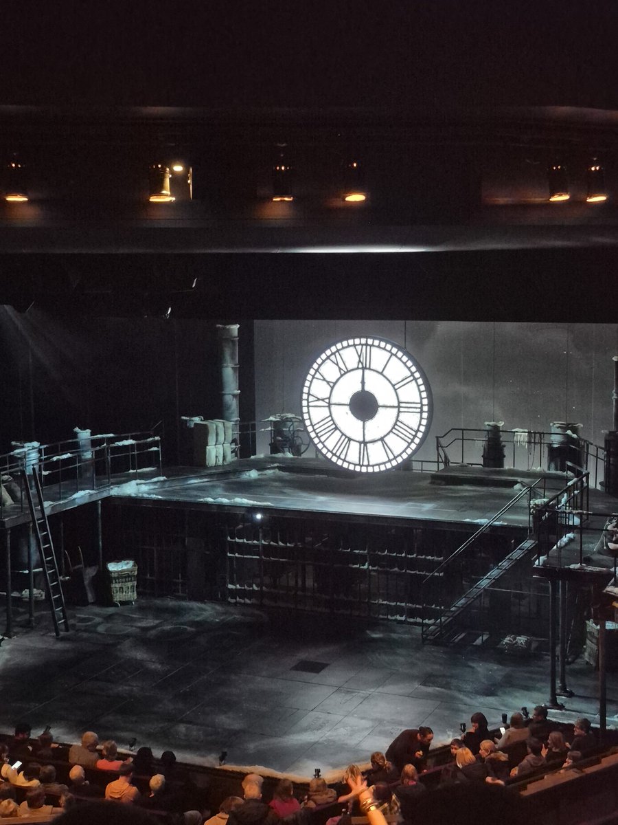 PrinceHenrysGS's tweet image. An exciting evening out with Y10 and Y11 to see A Christmas Carol @LeedsPlayhouse