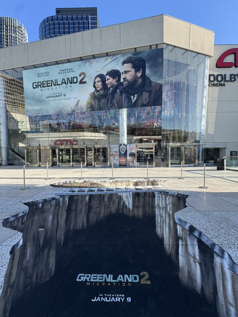 Lionsgate's tweet photo. uh anyone else see the giant rift that opened at century city mall https://t.co/3Vq2lklfBV