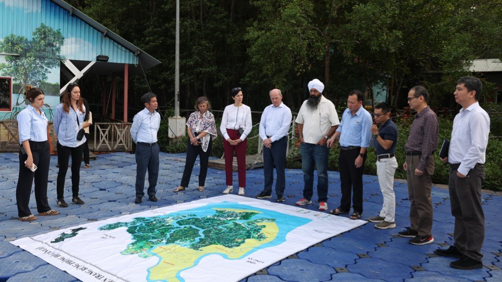 randeepssarai's tweet image. At Can Gio Mangrove Biosphere Reserve near Ho Chi Minh City, nature protects cities from storms. Canadian tech is ready to take it one step further, using AI, satellite data, and carbon tracking to predict climate impacts and turn conservation into economic opportunity.