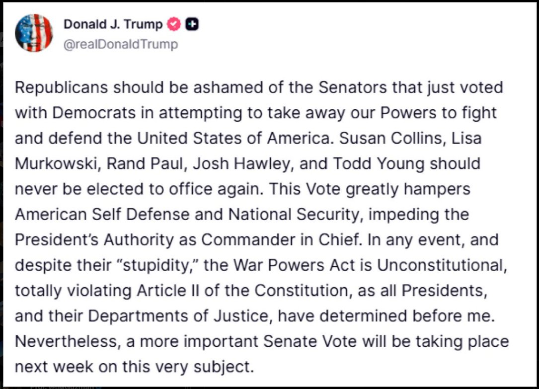 estrellainfant's tweet photo. El post del Presidente TRUMP no es una opinión política, es el reflejo de un conflicto histórico real en Estados Unidos.

Desde 1973 existe una tensión permanente entre el Artículo II de la Constitución, que designa al Presidente como Comandante en Jefe de las Fuerzas Armadas, y la Ley de Resolución de Poderes de Guerra, aprobada por el Congreso tras Vietnam para intentar limitar el uso prolongado de la fuerza militar sin su autorización.

Lo que vemos hoy, y lo que expresa el Presidente Trump en este mensaje, no es algo nuevo ni exclusivo de esta administración. Es el mismo debate que ha acompañado a todos los presidentes, demócratas y republicanos, durante décadas:

¿puede una ley ordinaria limitar una autoridad otorgada directamente por la Constitución?

Trump sostiene, como lo han hecho presidentes antes que él y sus respectivos Departamentos de Justicia, que la Ley de Poderes de Guerra viola el Artículo II y debilita la capacidad del Ejecutivo para proteger la seguridad nacional.

Para entender por qué esta discusión importa, y por qué se repite cada vez que Estados Unidos actúa en defensa propia, es clave conocer qué dice realmente la Constitución, qué intenta imponer la ley, y por qué ambos han chocado desde su creación.

Vamos a entender este conflicto:

Artículo II de la Constitución de Estados Unidos
vs.
Ley de Resolución de Poderes de Guerra
Un conflicto histórico desde su creación

ARTÍCULO II DE LA CONSTITUCIÓN (1787)

El Artículo II establece que el Presidente de Estados Unidos es el Comandante en Jefe de las Fuerzas Armadas.

Esto le otorga al presidente la autoridad constitucional para:
- Proteger la seguridad nacional.
- Responder de forma inmediata a amenazas externas.
- Usar la fuerza militar cuando sea necesario para defender a EE. UU.

Desde su origen, este artículo se ha interpretado como un deber activo, no solo como un título simbólico.

LEY DE RESOLUCIÓN DE PODERES DE GUERRA (1973)

La War Powers Resolution fue aprobada por el Congreso en 1973, tras la Guerra de Vietnam, con el objetivo de:
- Limitar el uso prolongado de fuerzas militares sin autorización del Congreso.
- Exigir que el presidente notifique al Congreso cuando despliega tropas.
- Obligar a retirar fuerzas después de 60 días si el Congreso no autoriza la acción.
- El Congreso buscaba recuperar control político sobre guerras largas y costosas.

EL CONFLICTO: CONSTITUCIÓN VS. LEY

Desde su creación, ha existido un choque permanente entre ambos:
- El Presidente sostiene que el Artículo II le da autoridad directa e inmediata para actuar.
- El Congreso afirma que la Ley de Poderes de Guerra limita esa autoridad.

Todos los presidentes, sin excepción (demócratas y republicanos), han sostenido que:
- La Ley de Resolución de Poderes de Guerra no puede limitar una autoridad otorgada por la Constitución.

Muchos presidentes han cumplido la ley por cortesía política, no porque acepten que sea constitucionalmente superior.

LA CONSTITUCIÓN ESTÁ POR ENCIMA DE CUALQUIER LEY.

El Congreso legisla, pero no comanda las fuerzas armadas.

En situaciones de seguridad nacional, los presidentes han actuado antes y sin permiso, y luego han informado al Congreso.

Ejemplos históricos incluyen:
- Kosovo
- Libia
- Irak
- Siria
- Operaciones antiterroristas globales

En todos los casos, el Artículo II fue la base legal invocada.

POSICIÓN ACTUAL DEL PODER EJECUTIVO

El presidente Trump y su administración han reiterado que:
- El presidente tiene el derecho y el deber constitucional de actuar para proteger a Estados Unidos.
- Ninguna ley puede anular una autoridad otorgada directamente por la Constitución.
- El Secretario de Estado, Marco Rubio, ha sido claro al afirmar que la seguridad nacional no puede quedar paralizada por disputas políticas internas.

La Ley de Resolución de Poderes de Guerra intenta limitar lo que la Constitución le otorga al presidente, y ese conflicto existe desde 1973 sin resolverse plenamente.

Continúo con ejemplos históricos en los comentarios.