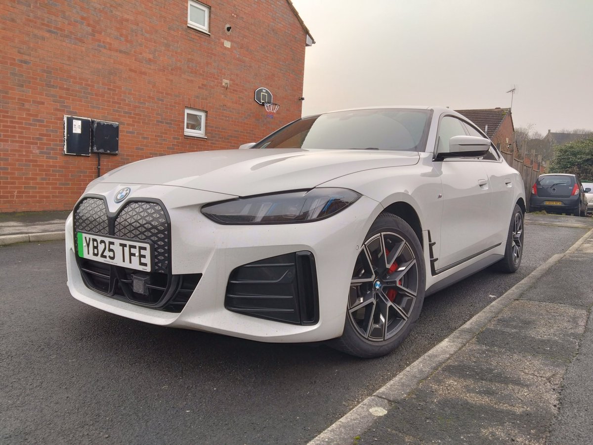 mjwalker_soft's tweet image. My new car! ウソ🙊
車のリコールがあったので持って行ったら、代車としてこれ貸してくれた😆😆😆
こんなことならドライブできる日に持って行ったらよかった😄