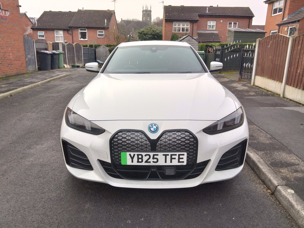 mjwalker_soft's tweet image. My new car! ウソ🙊
車のリコールがあったので持って行ったら、代車としてこれ貸してくれた😆😆😆
こんなことならドライブできる日に持って行ったらよかった😄