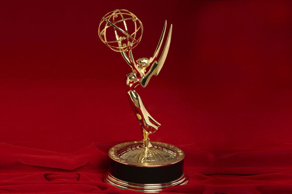 glittermagazine's tweet image. The Emmys announce a new Legacy Award, recognizing TV series that have had a lasting impact on the industry and the cultural zeitgeist. 🏆 

To qualify, the series must have a minimum of 5 seasons, 60 episodes, and sustained relevance. 

#Emmys
