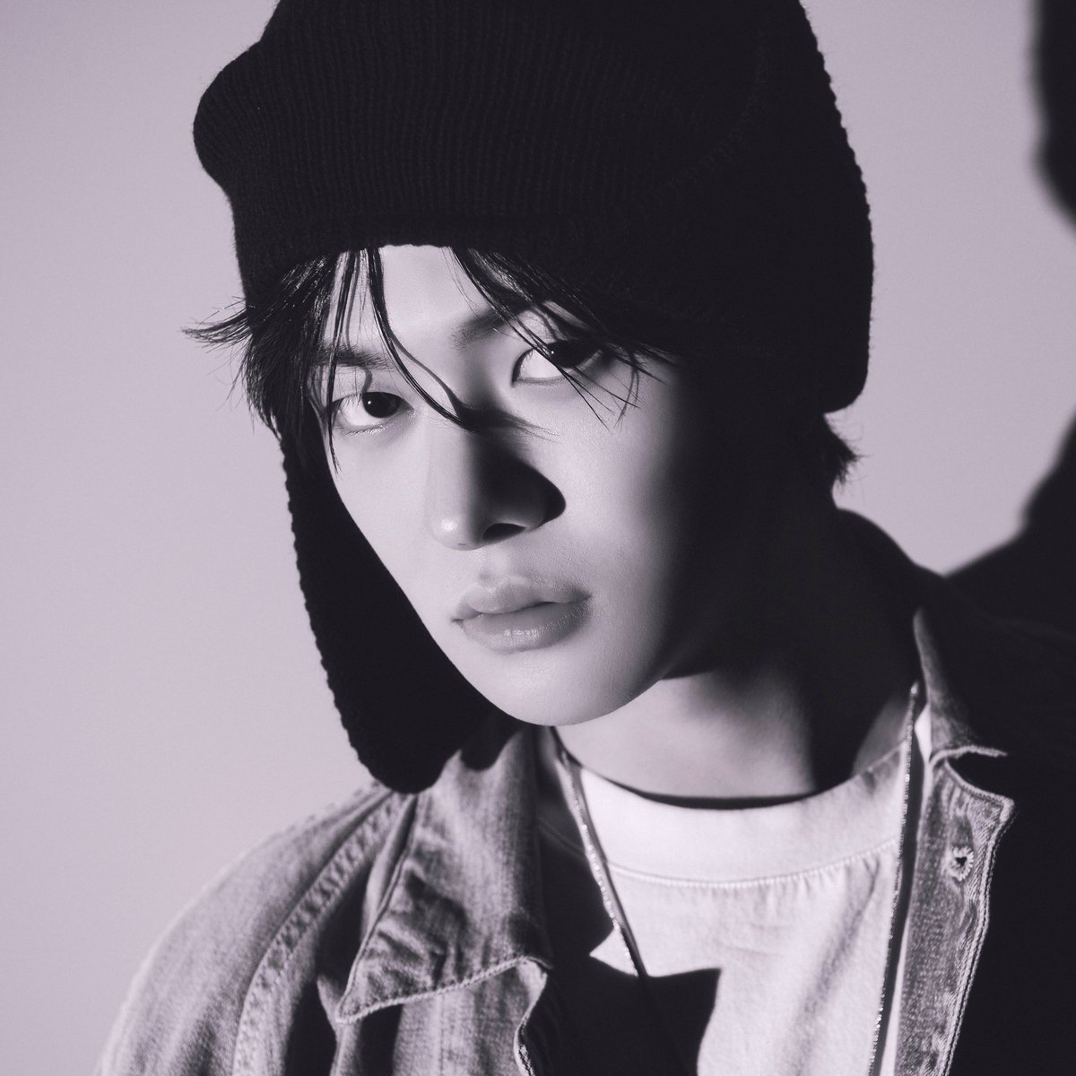1oveleo's tweet photo. Leoz, letโs twin our pfps when ALD1 is live on X! Leo will be so happy seeing #leocult profiles filled with his face This photo is also official for leo's debut. Let's celebrate leo debut! ๐ซถ๐ป #LEELEO https://t.co/FPu6Bf9E4l