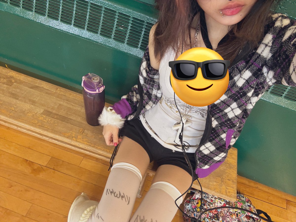 rexicakitty's tweet image. hi outfit i think very cool