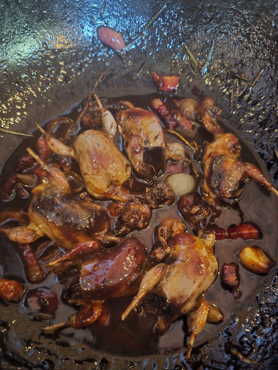 HermanosTorres's tweet photo. Estas Navidades me he escapado dos veces (y sé que serán muchas más) a disfrutar de la cocina de #MarcGascons en @ElsTinars ✨ 

Gracias, Marc y Elena, por cuidarnos siempre tan bien. Cocina genuina, talento y una fraternidad que se siente en cada visita. 

Parada obligatoria 🫶🏻 https://t.co/Ddsj7AjPFJ