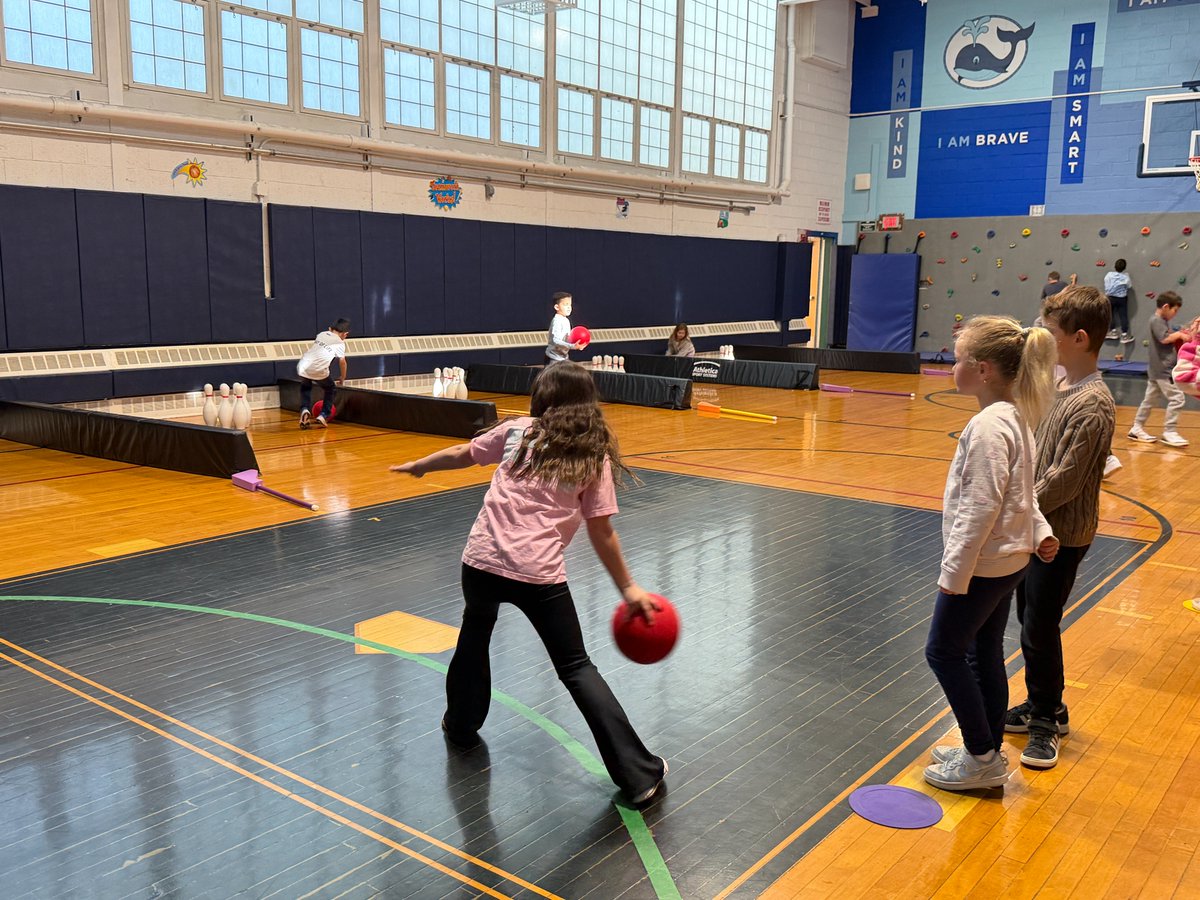 CSHWestSide's tweet image. Ms. Reilly's Class enjoying their PE time with Mr. Forbes! The Rock Climbing Wall never disappoints &amp;amp; our Grade 2 students appear to have some pretty impressive bowling skills. #westsideschoolpride #mindbodyspirit #PhysicalEducation #Grade2 #StayActive #Exercise