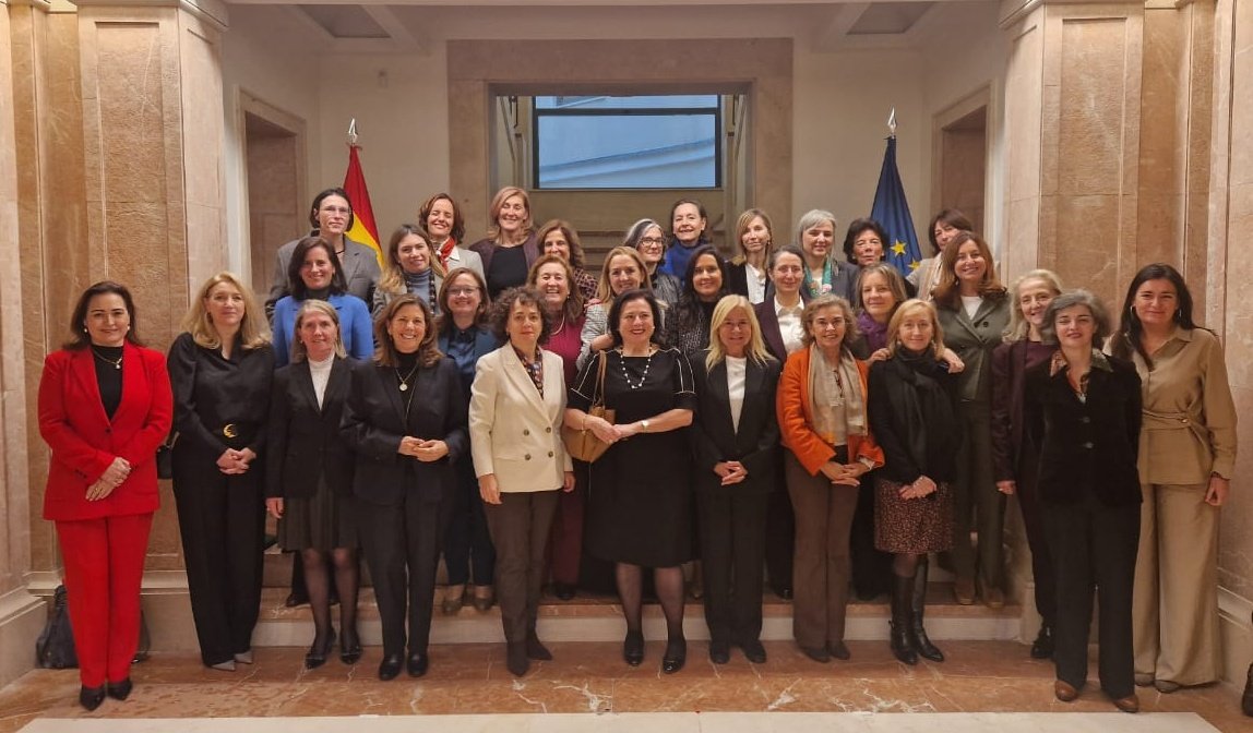 AMDERedes's tweet photo. Las Embajadoras de España, reunidas hoy en Madrid con motivo de la Conferencia de Embajadores y Embajadoras #ConferenciaEmbajadores2026 https://t.co/Hli4Veqgp7