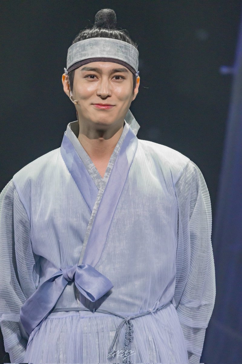 260108 한복입은남자 커튼콜데이

장영실/강배 役 전동석 배우님

#은학사진