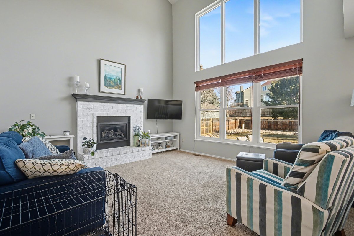 CORealEstate411's tweet photo. Ideal Briargate property with tons of services, shops, parks, schools, etc. in walking distance! Plus, great setup for multigenerational living with a full finished basement, including a wet bar/kitchen, bedroom, and full bathroom!
https://t.co/OqH0R8EYoV
#UpdatedKitchen #MultigenerationalLiving #BriargateHomes #ColoradoSprings #GatehouseVillage #D20schools #ClassicHome #BHHS #ListingAgent #COsprings #COShomes #COSrealestate #COSresidential #COSd20 #ExploreCOS #HouseForSale #COSJustListed #Springs411 #NewToMarket