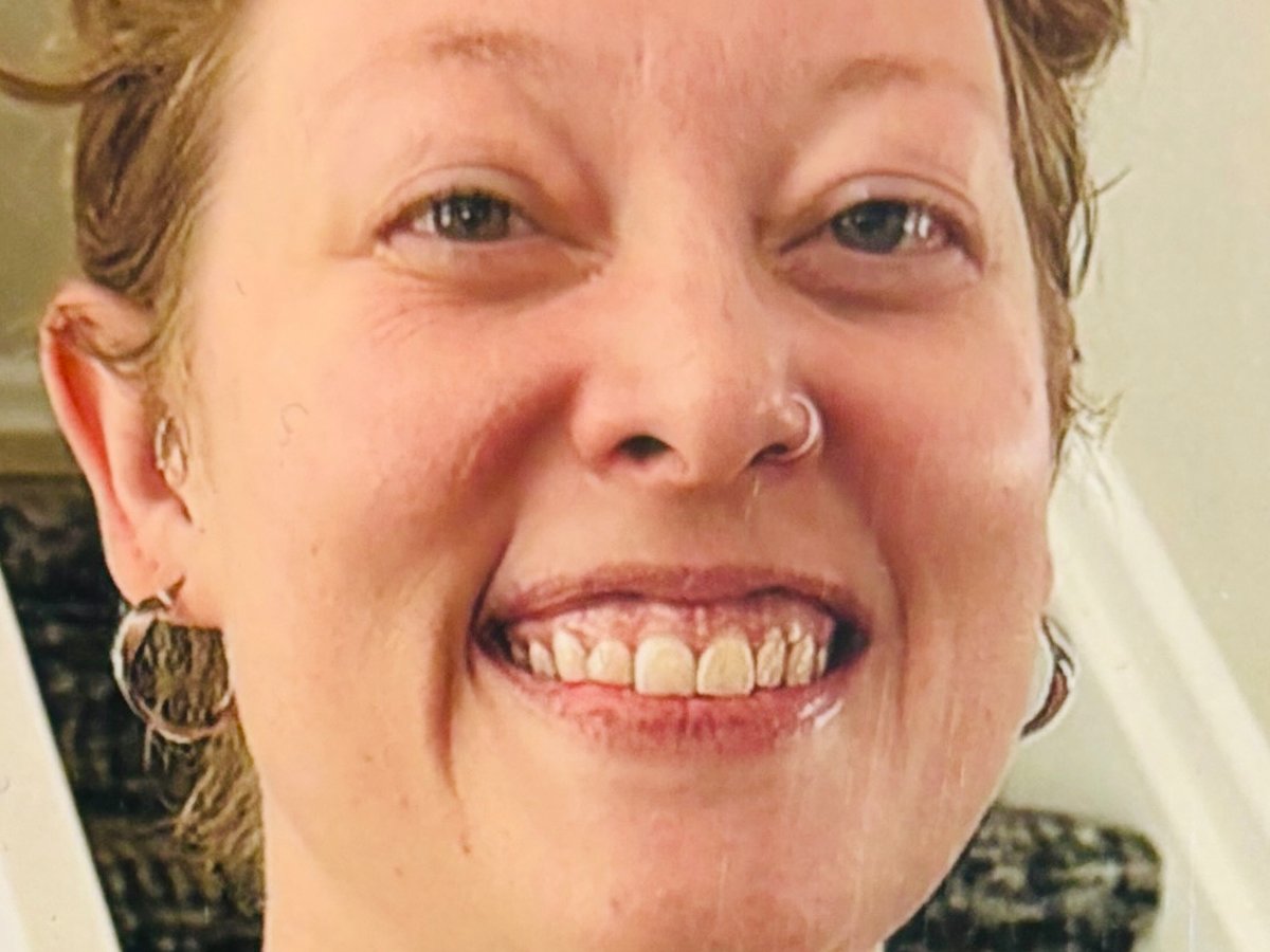 Viele Linke aus Deutschland posten nun etwas über diese linke Aktivistin hier, die 7.500 km entfernt mutmaßlich auf einen ICE Beamten zufuhr und dabei erschossen wurde. All diese Linken juckt es nicht, wenn im eigenen Land Mädchen und Frauen brutal vergewaltigt-, abgestochen-,