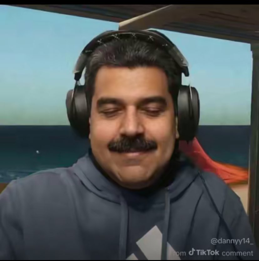 High_iq_devil's tweet image. Switching back to normal formation with Shea Lacey, amad and mbeumo In one position while we don’t have a lw 😭