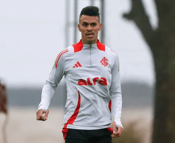 rc_portal's tweet photo. Provável Inter para a estreia no Gauchão:

Anthoni; Alan Benítez, Clayton Sampaio, Victor Gabriel e Alisson; Richard e Ronaldo; Allex, Yago Noal e Gustavo Prado; Raykkonen.

🗞️ GZH
📷 SCI https://t.co/KMH4mdJ9zK