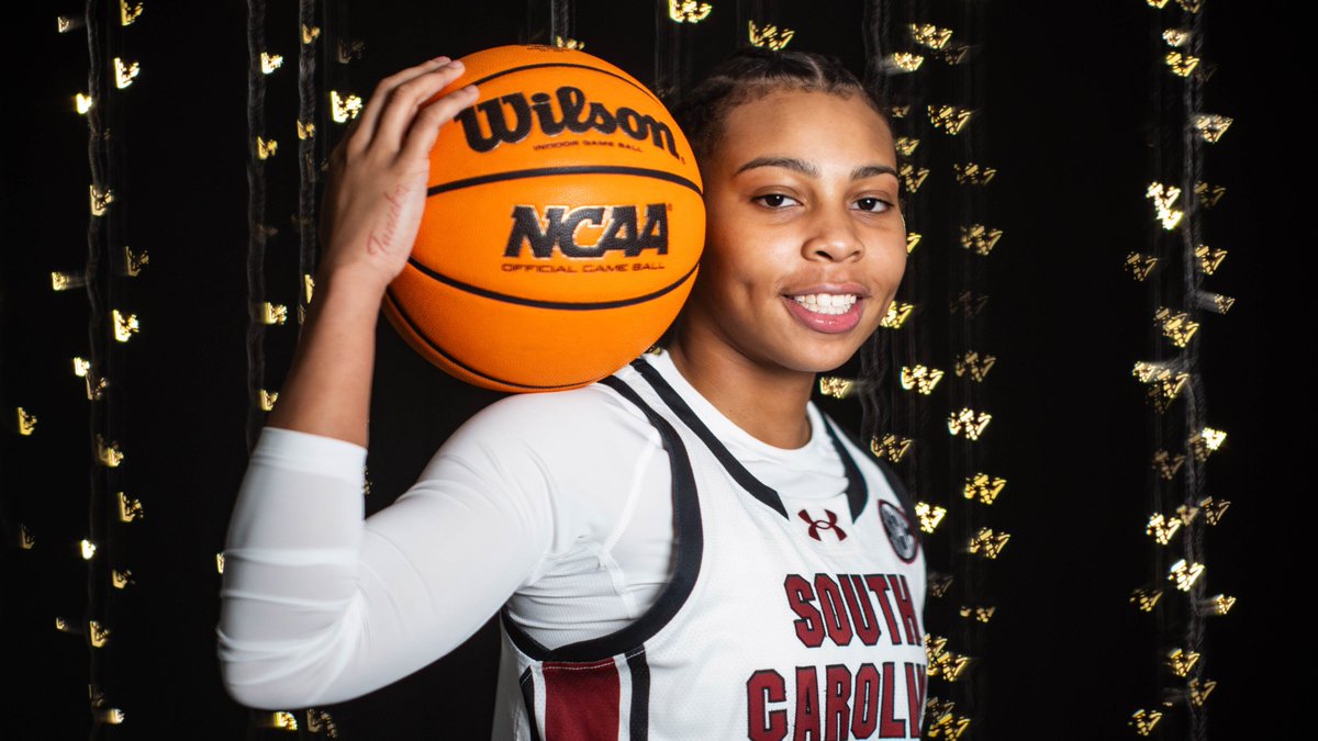 GamecockWBB's tweet image. It's Mouse's day – happy birthday @maddy1mcdaniel 🎉