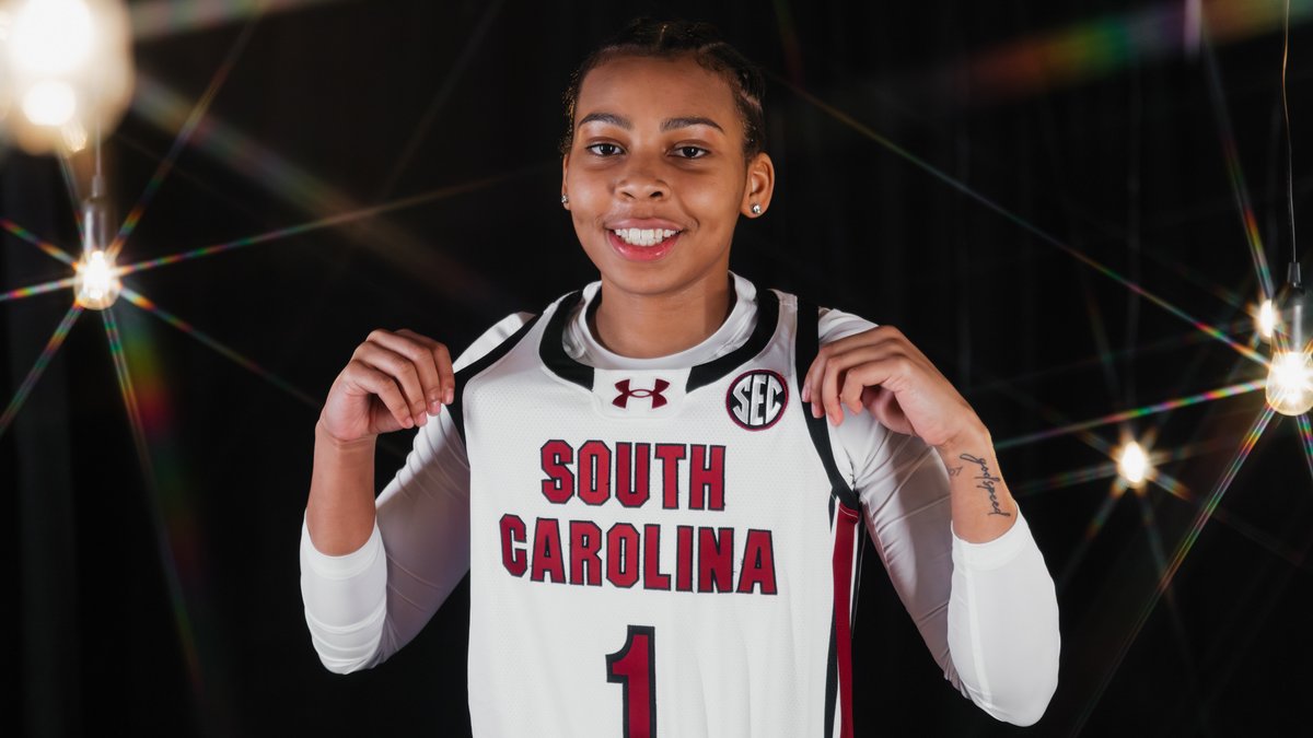 GamecockWBB's tweet image. It's Mouse's day – happy birthday @maddy1mcdaniel 🎉