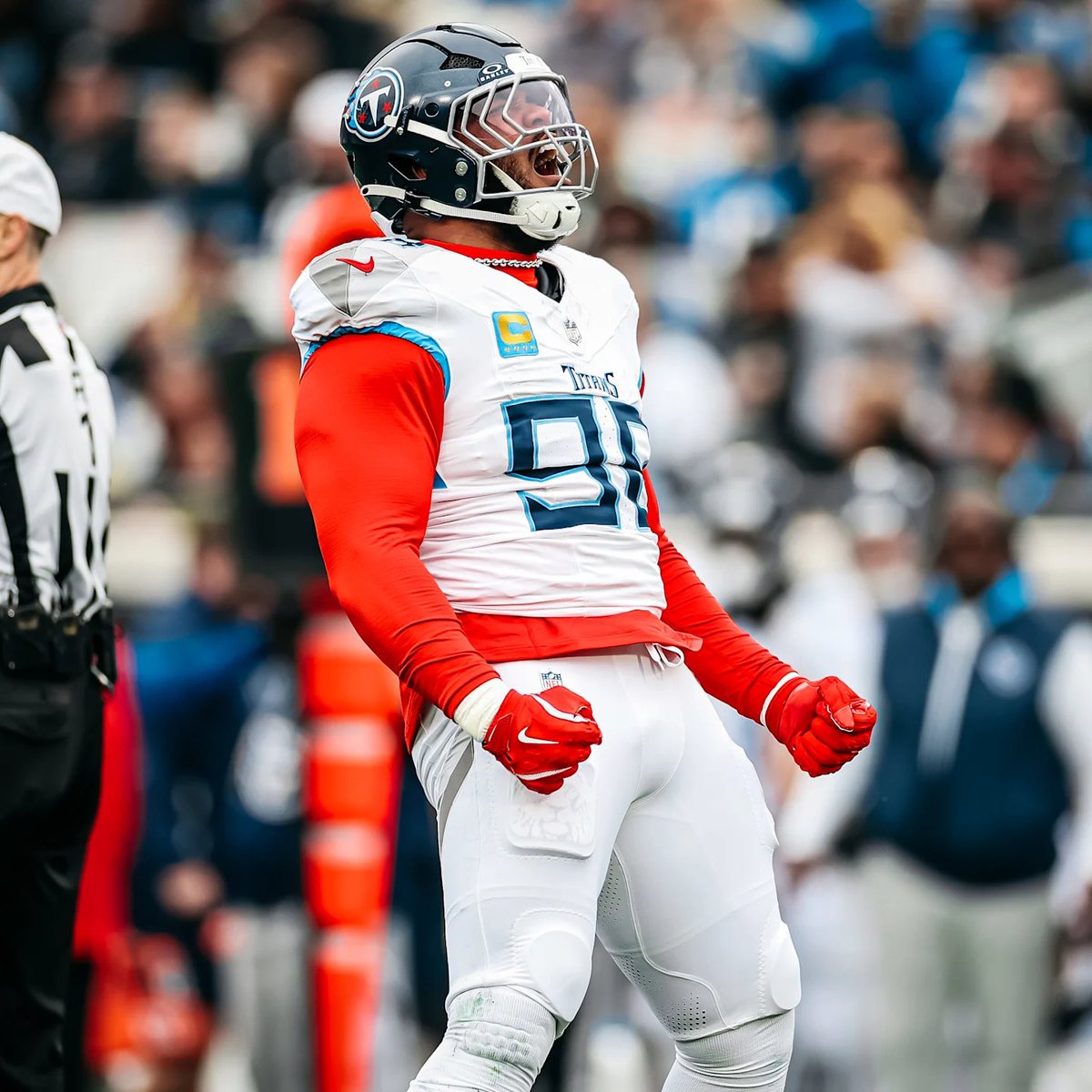 SharmSports's tweet image. #Titans DT Jeffery Simmons's 2025 season:

-11 Sacks (Career-High)
-17 Tackles for Loss (Career-High)
-64 Quarterback Pressures (Most since 2021)
-42 Defensive Stops (Most since 2021)
-3 Forced Fumbles (Career-High)
-AFC Defensive Player of the Month for Dec/Jan

GENERATIONAL 😤…