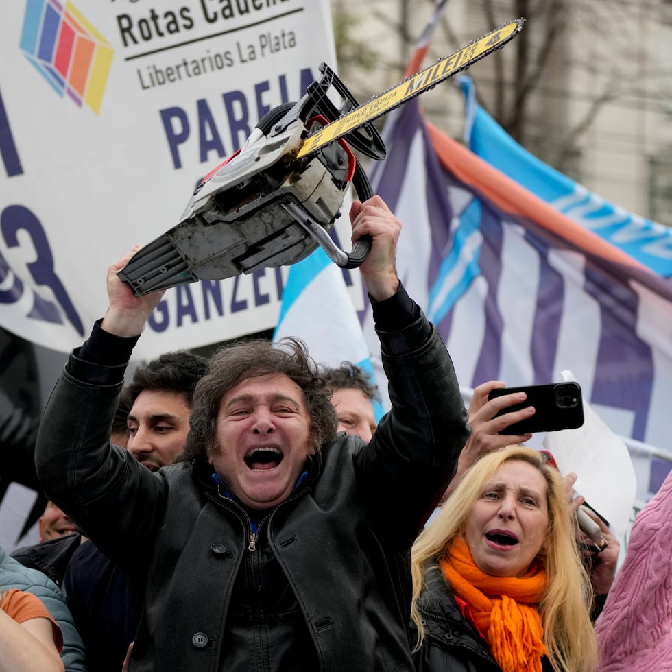 treeckolor's tweet image. Yo llegando a casa a sacar el árbol de navidad
