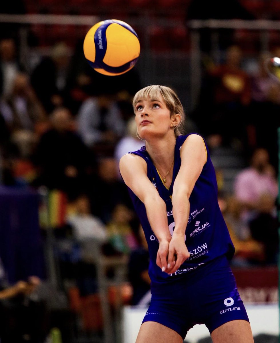 siatawpl's tweet image. 🇵🇱 Julita Piasecka vs Palmberg Schwerin 🇩🇪 
👑 MVP

📊 28 punktów
💣 46% w ataku (23/50)
🤝 58 przyjęć!!! 38% pozytywnego 
🧱 3 punktowe bloki
🏹 2 asy serwisowe (kończące mecz)

DevelopRes wygrał 3:2.

📸 Deve

#CLVolleyW | #lskstylżycia