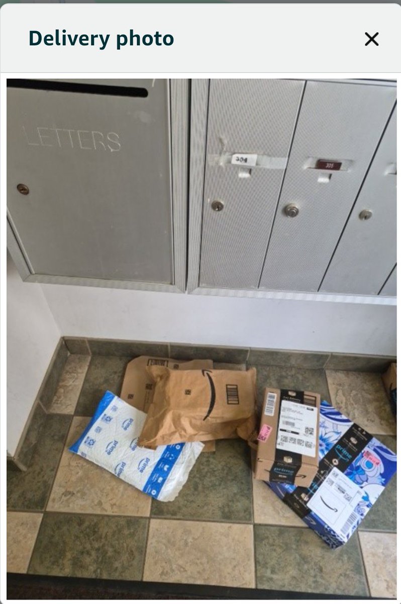staggcezo's tweet photo. @AmazonHelp 

In what universe is THIS delivery to an apartment?  Does this look like any apartment anyone lives in?  Not a SINGLE delivery from @amazon makes it to an actual doorstep in any floor of the building.  Please leave the delivery biz to the pros @UPS @FedEx @USPS https://t.co/up3jwlyzIl