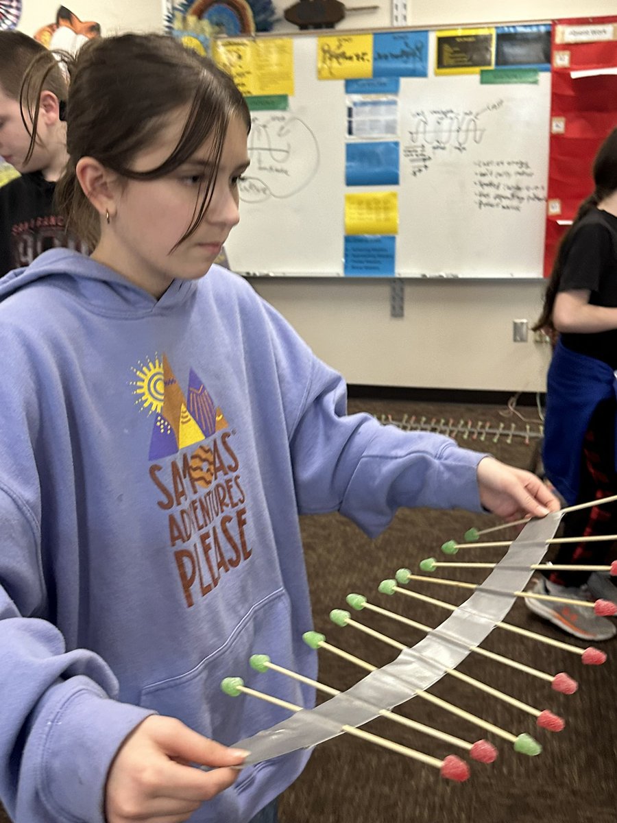 kristine_proper's tweet image. Adjusting amplitude and frequency to increase the kinetic energy in a wave. #MakingCandyWaves #TeamEffort #Proud2bMIS