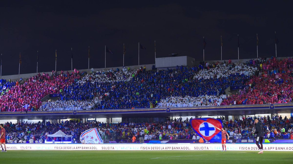 josebriseno's tweet image. Gracias, CU… nos vamos con recuerdos inolvidables,
con un nuevo título
y sin saber lo que es perder en esa cancha.

¡CAMPEONES E INVICTOS!

SOMOS CRUZ AZUL
DONDE SEA, SOMOS LOCALES

¡UNAM AMADA!