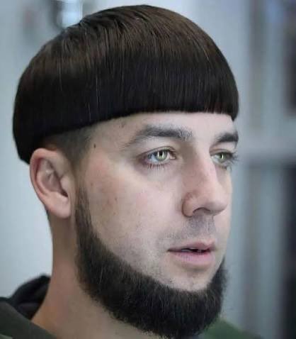 WarsmithDoc's tweet image. Me: “Wē feohtað tō þǣm lǣstan man!”

My stupid Footman that I hate: