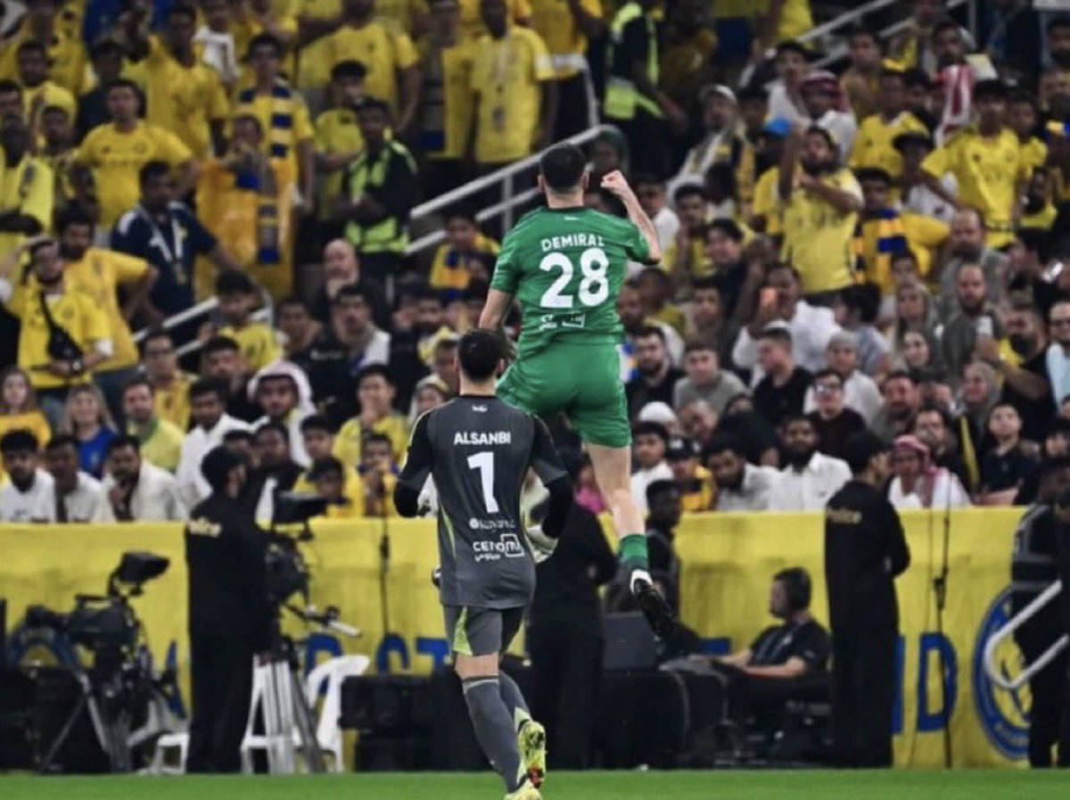 لا مليارات ولا حنيذ يفيد

ديميرال انهى موسمهم "لاجديد"