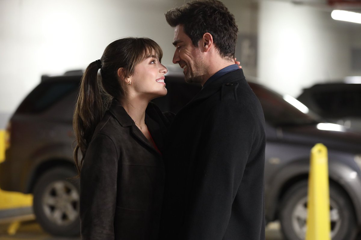 "طبيب في حياةٍ أخرى" : هل يمكن للحُبّ أن يُداوي فقدان الذاكرة؟ صورة واحدة تلخّص التوتّر الدرامي المنتظر! 💔🩺

#SılaTürkoğlu &amp; #İbrahimÇelikkol 🤩

#DoktorBaşkaHayatta 📺⏳️