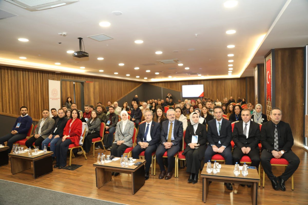 📍GAZİANTEP ÖĞRETMENEVİ VE ASO/ 📌TYMM KAPSAMINDA SENARYO GELİŞTİRME VE DİJİTAL İÇERİK ÜRETME ÇALIŞTAYI

İl Millî Eğitim Müdürümüz Dr. Önder Arpacı, YEĞİTEK Dijital Beceriler Daire Başkanı Sümeyye Hatice Eral ve Din Öğretimi Genel Müdürlüğü Öğretim Programları ve Materyalleri