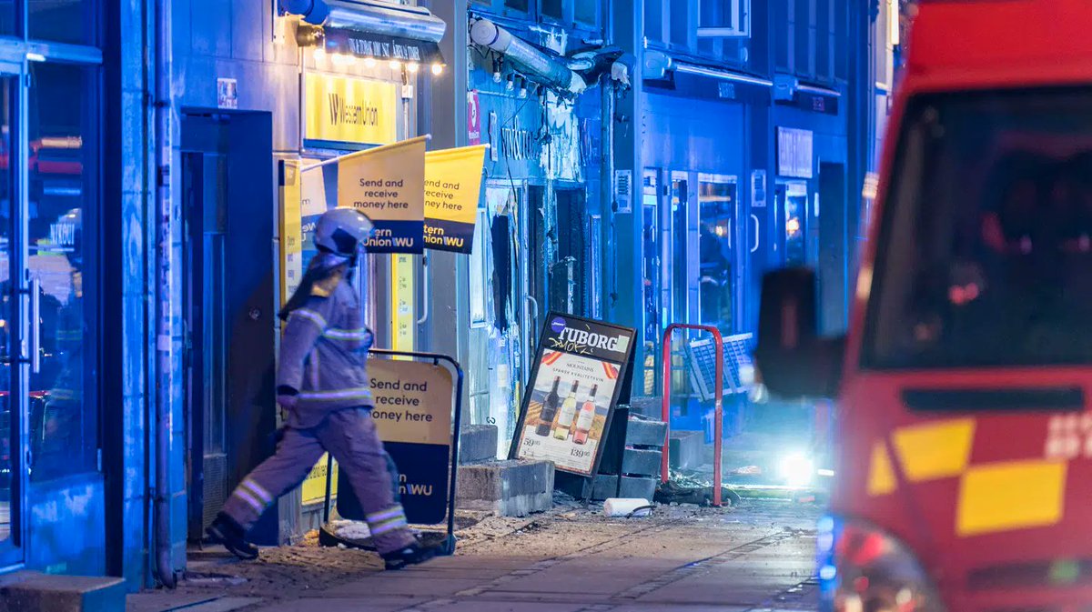 Massivt til stede: Højt brag midt i København bt.dk/krimi/massivt-…