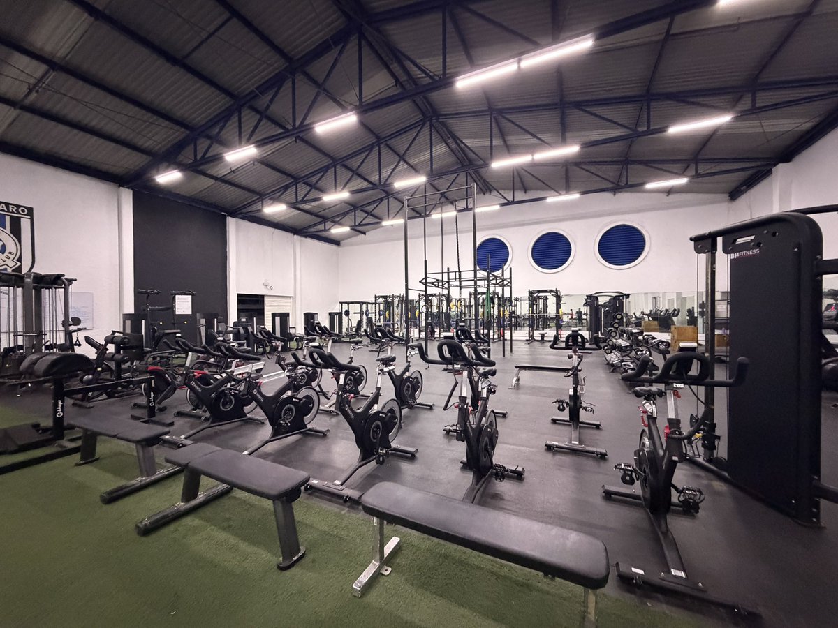 SERGIOBAILLERES's tweet image. Gimnasio renovado en el CEGAR. 
Todos los aparatos son nuevos. 
También ahí la casa club con 15 jóvenes. 
La inversión que no se ve fuera. 
@Club_Queretaro 🔵⚫️